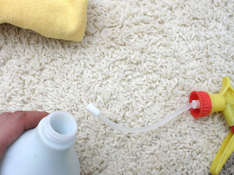 Чистка ковра от желтезны